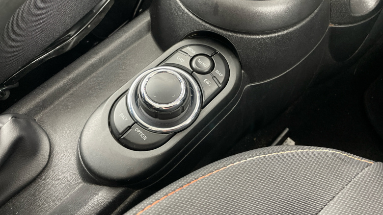 MINI Hatchback 1.5 Cooper Classic 5dr Petrol Hatchback